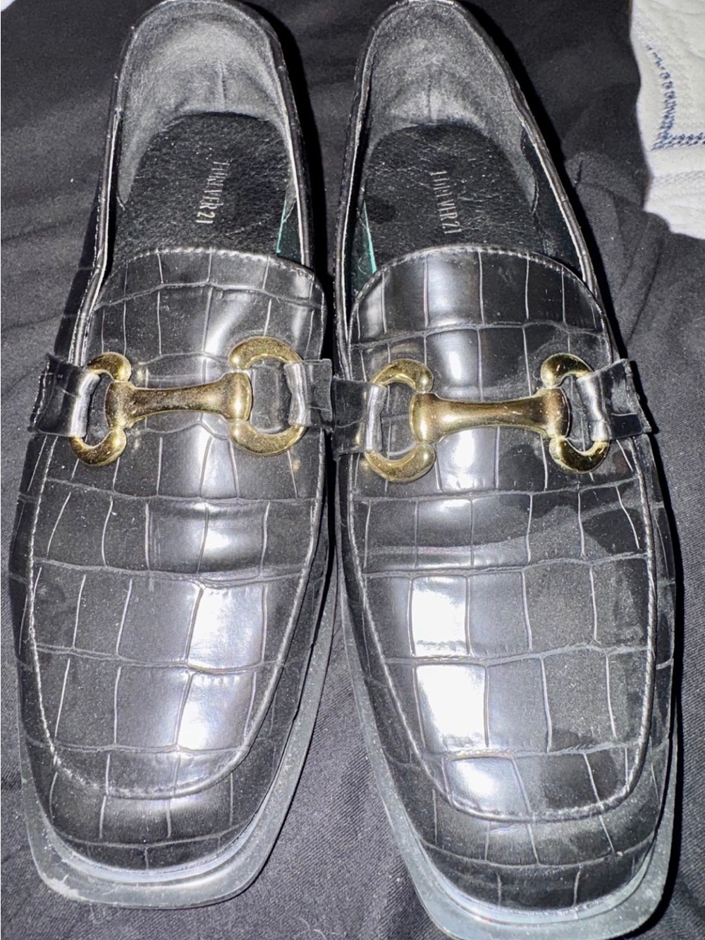 FOREVER 21 Black Croc Loafers with Gold Buckle size 9